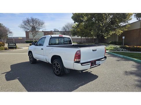 Used 2014 Toyota Tacoma 2WD Regular Cab image 5
