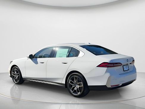 New 2026 BMW 530i w/ Premium Package image 6