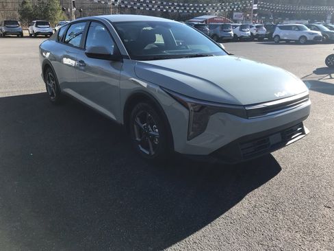 New 2025 Kia K4 image 15