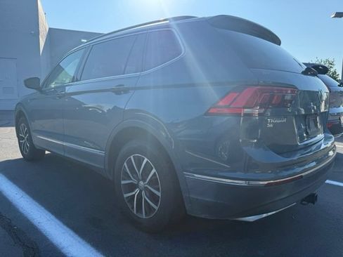 Used 2020 Volkswagen Tiguan SE w/ Panoramic Sunroof Package AWD/4WD image 3