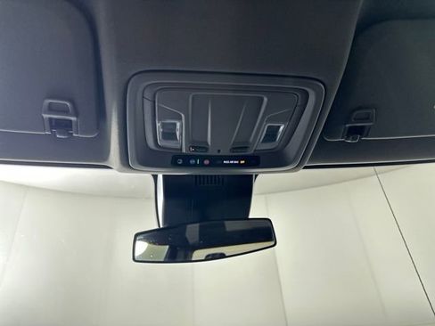 Used 2023 Chevrolet Silverado 1500 Custom image 24