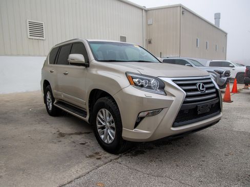 Used 2016 Lexus GX 460 image 5