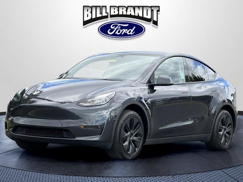 Used 2024 Tesla Model Y 2WD image 7