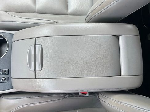 Used 2017 Toyota Highlander XLE w/ Carpet Mat Package AWD/4WD image 32