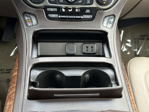 Used 2016 Chevrolet Suburban LTZ image 7