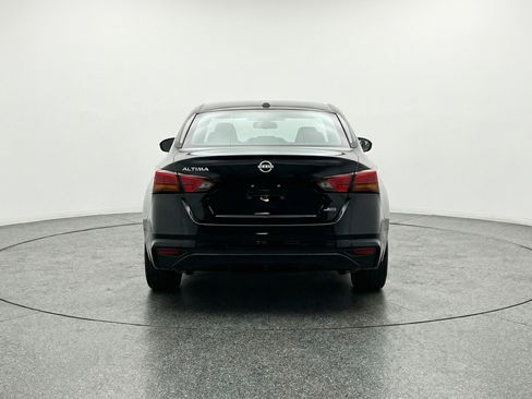 Used 2025 Nissan Altima 2.5 SV image 7