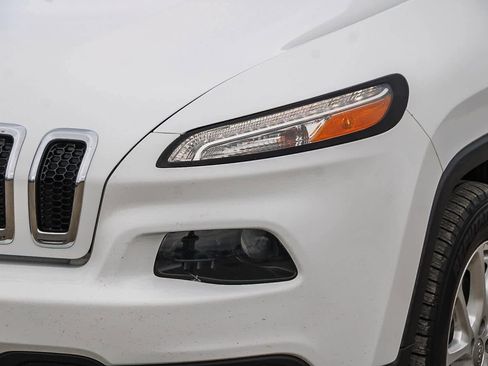 Used 2018 Jeep Cherokee Latitude image 8