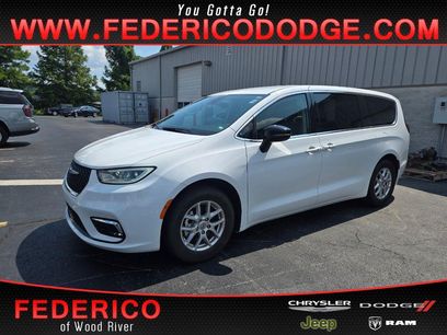 Used 2024 Chrysler Pacifica Touring-L