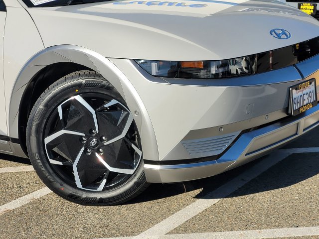 Used 2023 Hyundai Ioniq 5 Limited RWD image 9