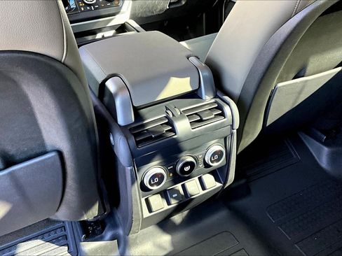 Used 2020 Land Rover Defender 110 S image 32