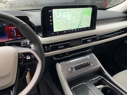 New 2026 Lincoln Aviator AWD image 29