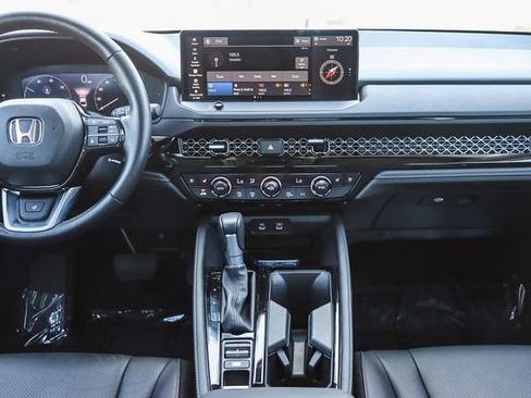 Used 2025 Honda Accord Touring image 15