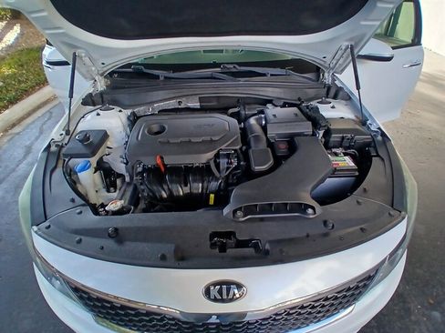 Used 2018 Kia Optima EX w/ Premium Package image 14