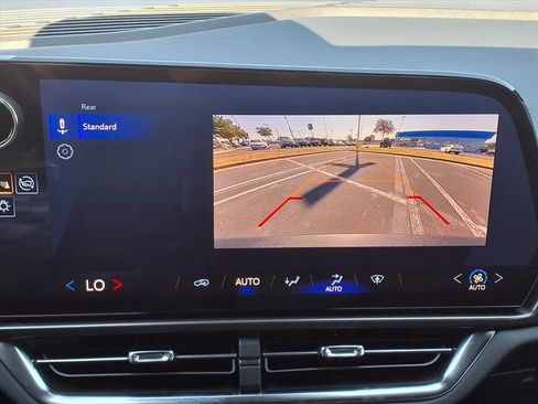 Used 2025 Chevrolet Equinox EV LT image 15