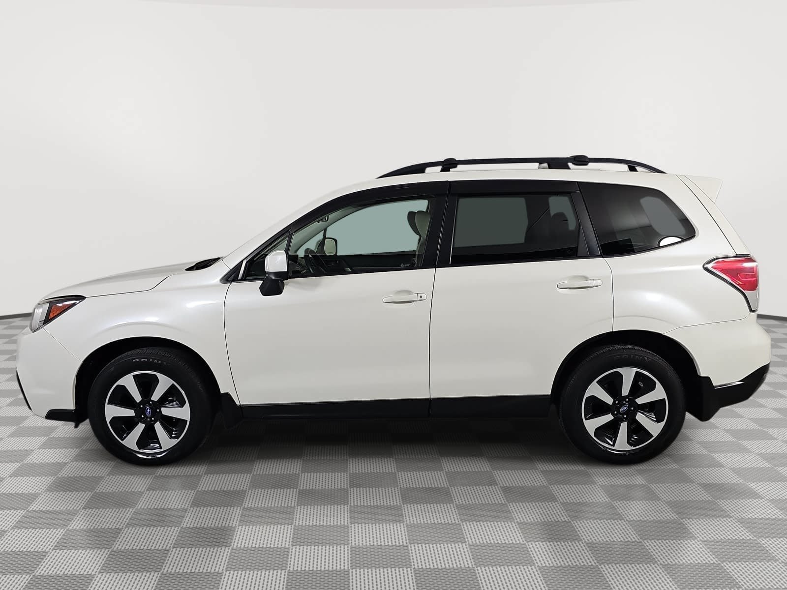 Used 2017 Subaru Forester 2.5i Premium AWD/4WD image 5