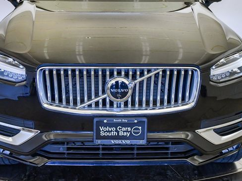 Certified 2025 Volvo XC90 B6 Plus image 8