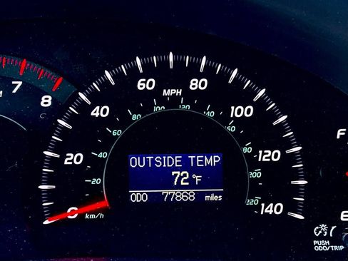 Used 2009 Toyota Camry XLE FWD image 2