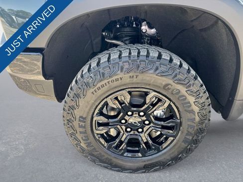 New 2026 Chevrolet Silverado 1500 ZR2 image 10