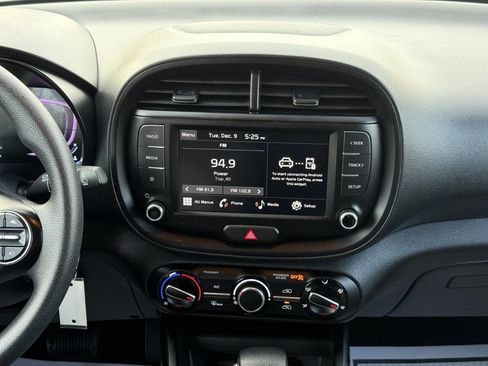 Used 2025 Kia Soul LX image 13
