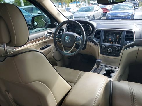 Used 2017 Jeep Grand Cherokee Overland image 13