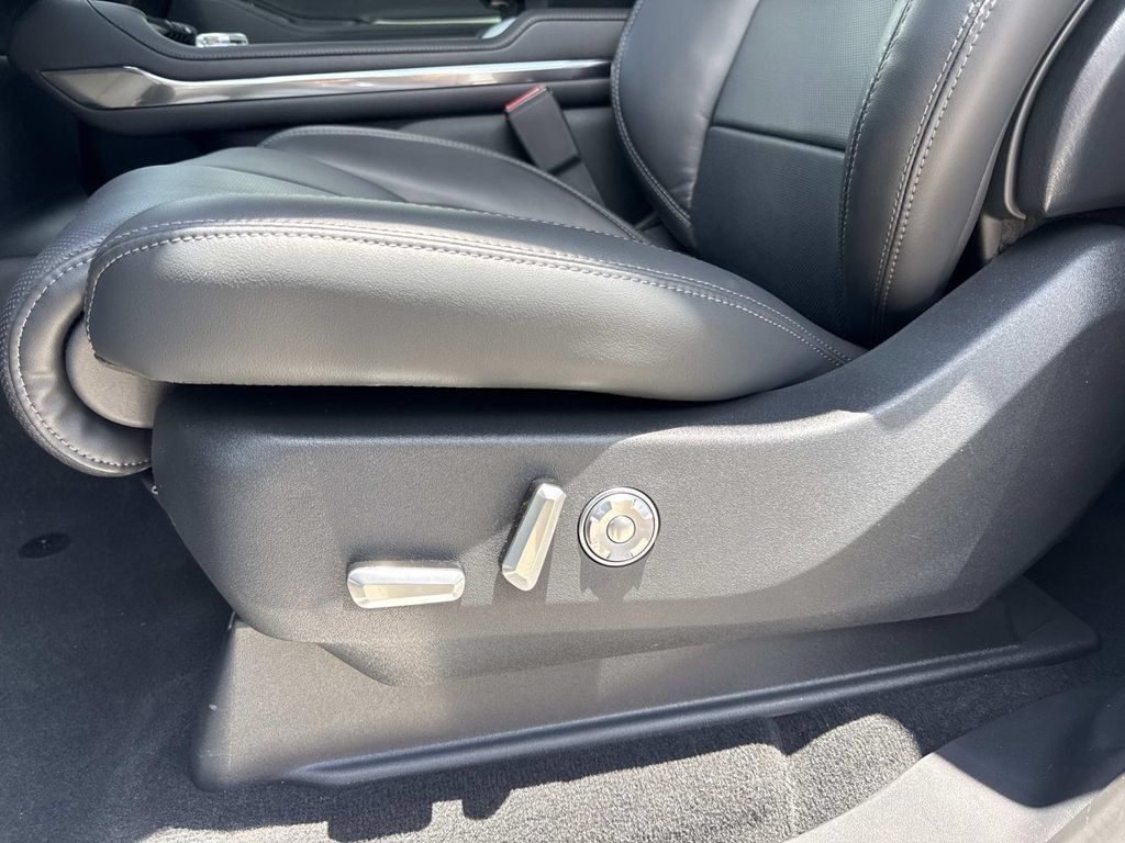 New 2026 Lincoln Navigator Reserve AWD/4WD image 21