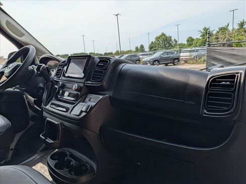 Used 2025 RAM ProMaster 2500 w/ Convenience Group FWD image 13