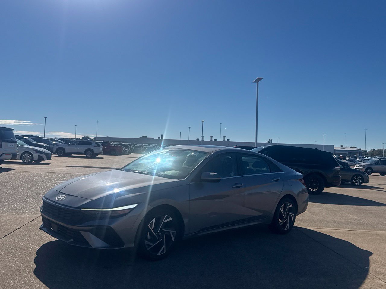 Used 2025 Hyundai Elantra SEL FWD image 13