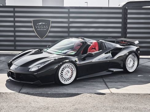 Used 2018 Ferrari 488 Spider RWD image 5