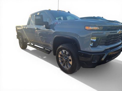Used 2025 Chevrolet Silverado 2500 Custom w/ Custom Value Package AWD/4WD image 2