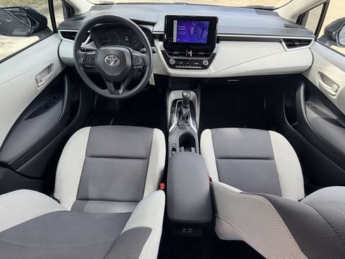 Used 2025 Toyota Corolla LE FWD image 12