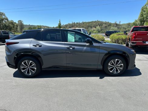 Used 2023 Lexus RZ 450e Premium image 5