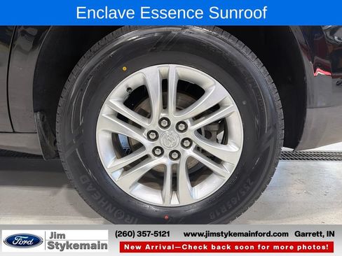 Used 2021 Buick Enclave Essence w/ Sound and Sites Package FWD image 4