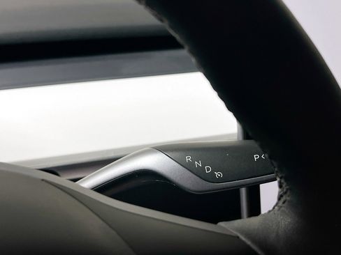 Used 2024 Tesla Model Y Long Range AWD/4WD image 24