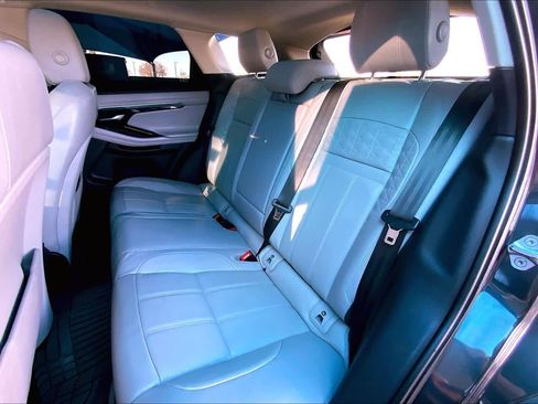 Used 2020 Land Rover Range Rover Evoque SE image 21