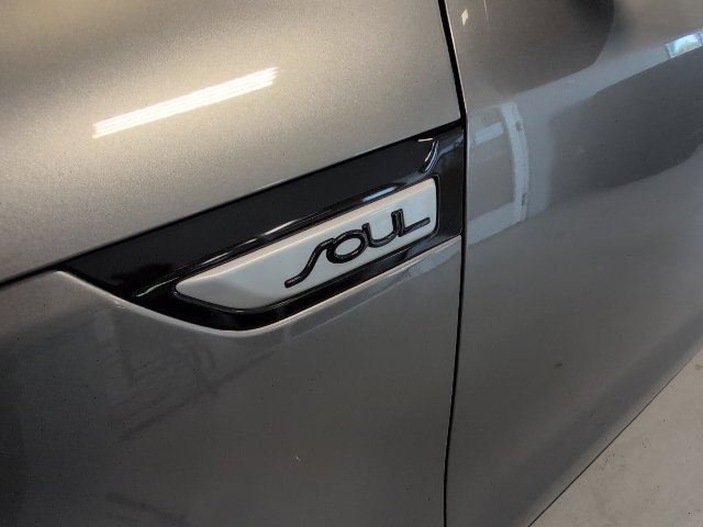 Used 2016 Kia Soul FWD image 10