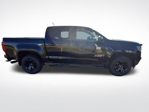 Used 2022 Chevrolet Colorado Z71 w/ Z71 Midnight Edition AWD/4WD image 2