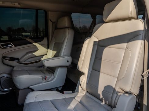 Used 2015 GMC Yukon XL Denali w/ Premium Package image 31