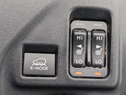 Used 2022 Subaru Crosstrek 2.5i Sport w/ Moonroof Package image 23