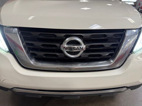 Used 2020 Nissan Pathfinder SL image 23