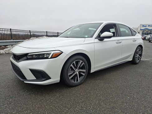 Used 2024 Honda Civic LX image 3