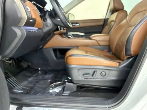 Used 2023 Nissan Pathfinder Platinum AWD/4WD image 14
