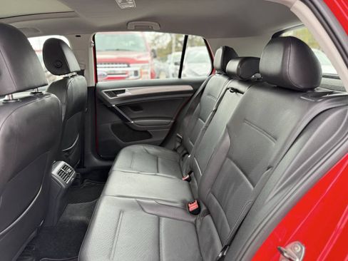 Used 2015 Volkswagen Golf S FWD image 20