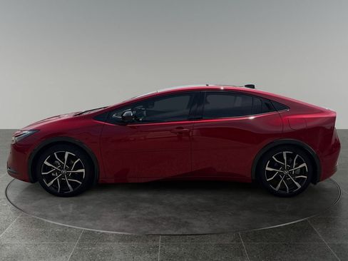 Used 2024 Toyota Prius Prime FWD image 5