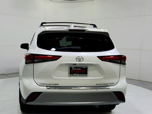 Used 2021 Toyota Highlander Platinum AWD/4WD image 7