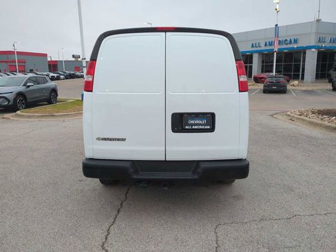 Used 2022 Chevrolet Express 2500 Extended w/ Driver Convenience Package image 7