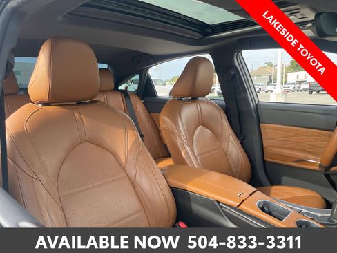 Used 2020 Toyota Avalon Limited FWD image 14