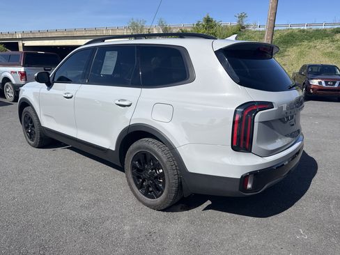 Used 2025 Kia Telluride AWD image 37