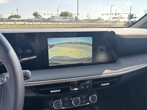 Certified 2025 Nissan Kicks SV FWD image 23