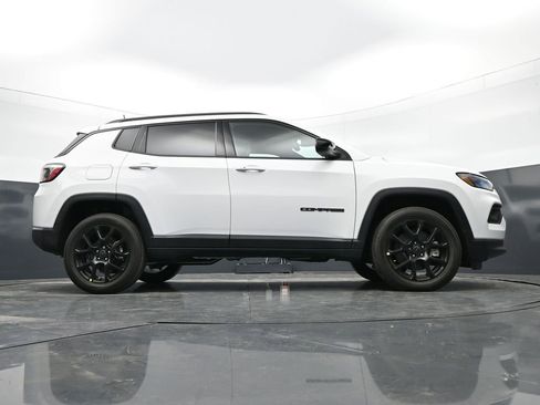 New 2026 Jeep Compass Latitude image 33