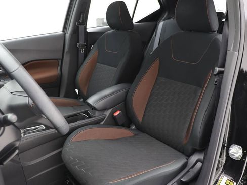 Used 2024 Nissan Kicks SR image 15